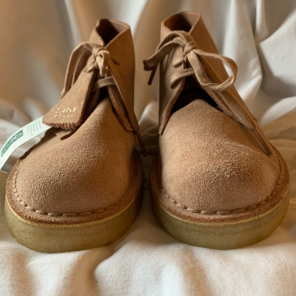 Clarks Originals Collection Desert Boots in beige suede - Picture 3 of 9